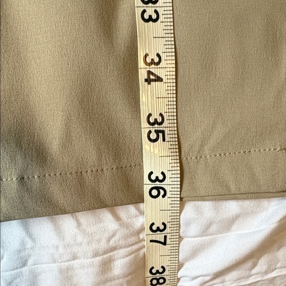 Eddie Bauer Ankle Cargo Pants in Light Khaki - Picture 4 of 4